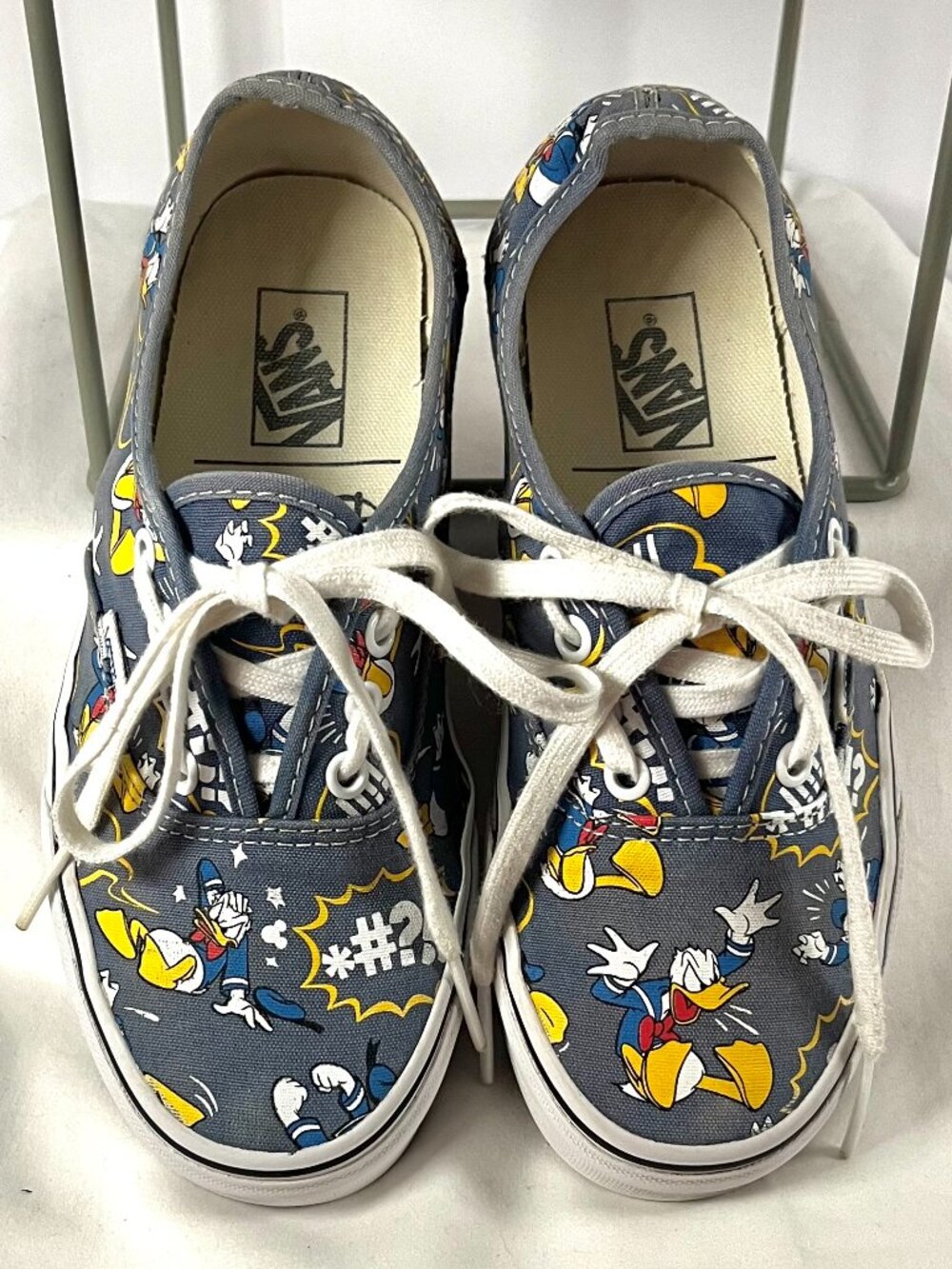 Vans × Disney Donald Duck Sneakers – Gray Comic Print Authentic Low Tops